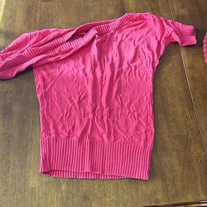 Limited women’s pink short sleeve lightw sweater